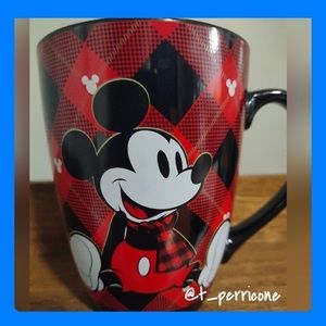 Disney - Holiday Farmhouse Red & Black Mickey & Minnie Plaid 14-oz. Mug